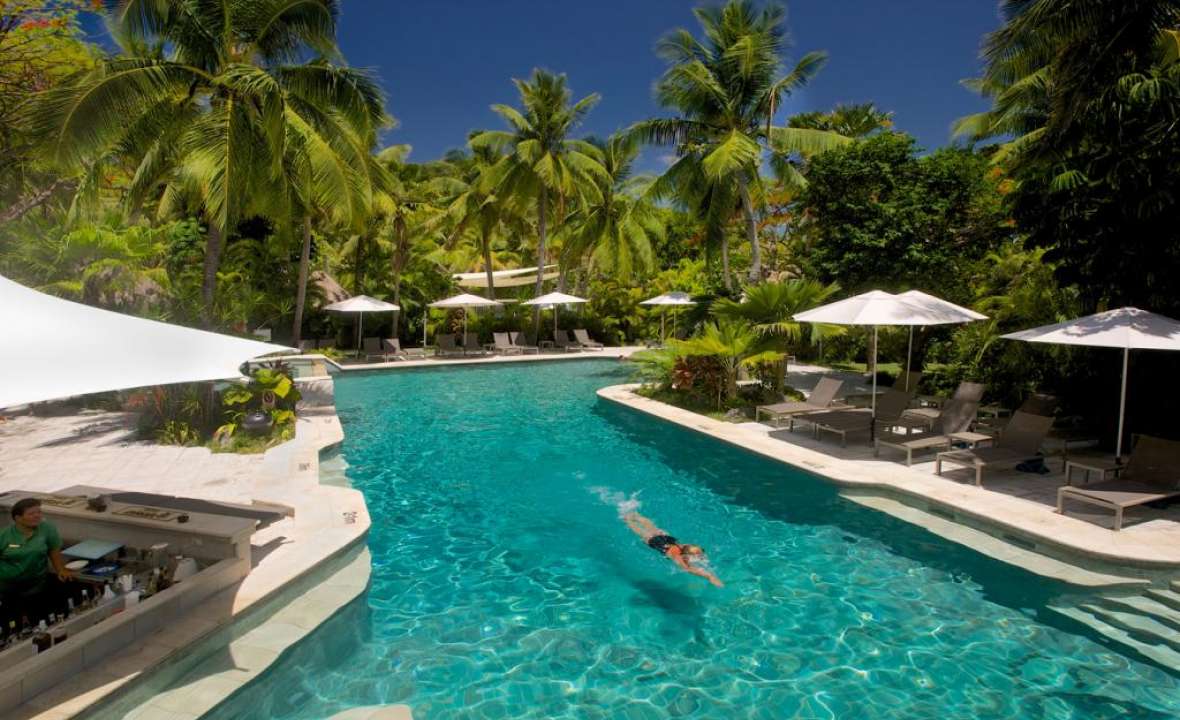 Fiji Castaway Island swimming pool