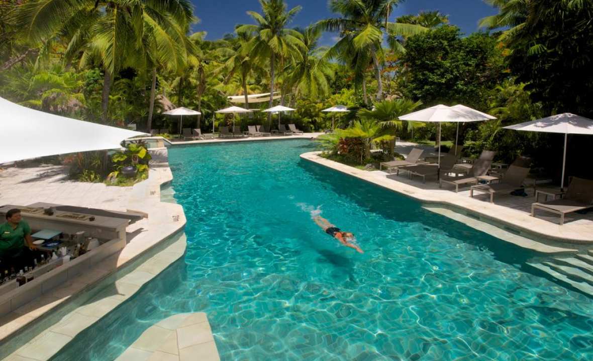 Fiji Castaway Island swimming pool