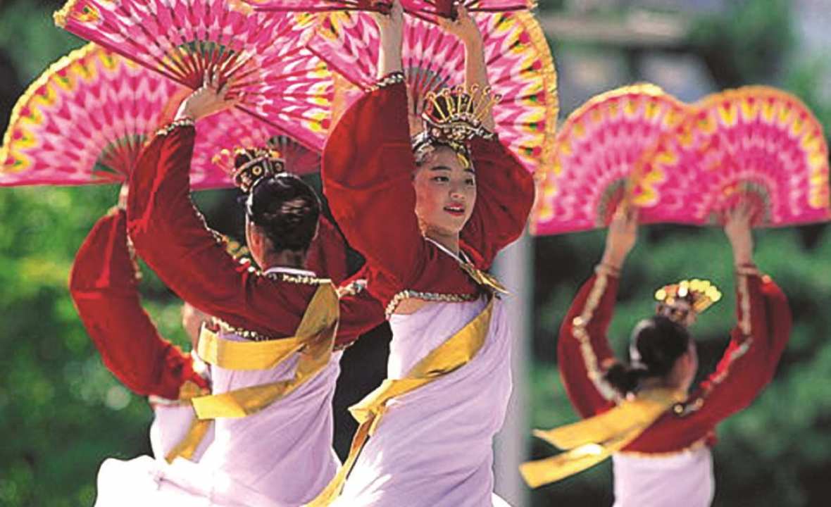 Korea-Dancers