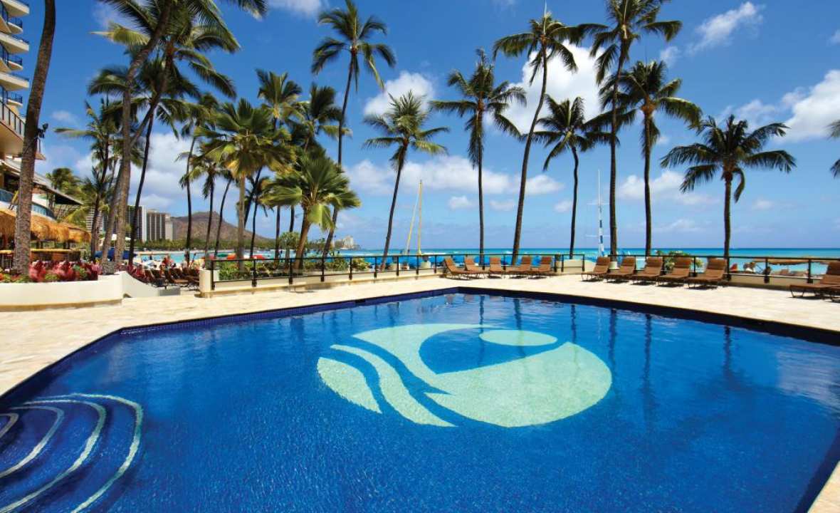 Outrigger Waikiki swimming pool