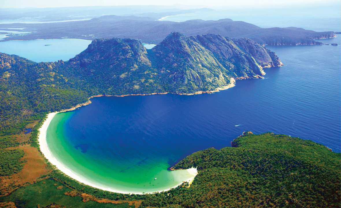 Wineglass-Bay-Freycinet-National-Park-Tasmania