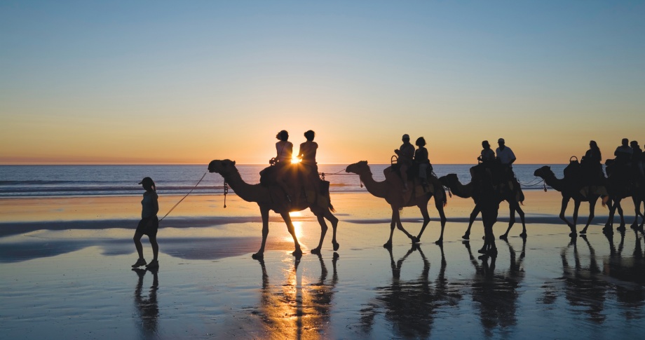 Sunset-Cable-Beach-Broome-Western-Australia
