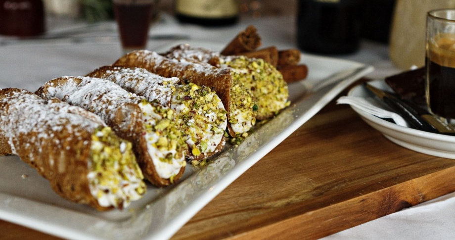 cannoli-italy