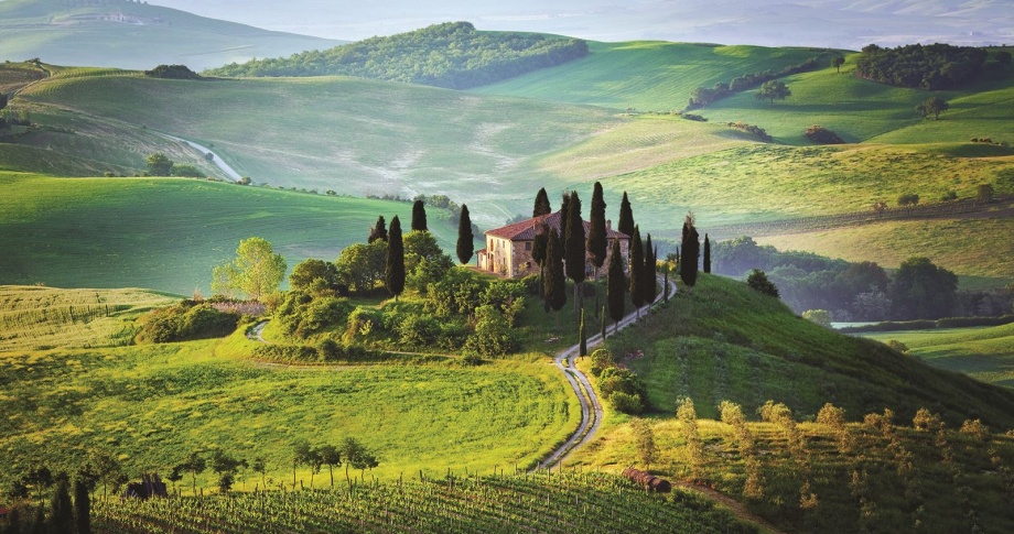 Tuscany-farmhouse-sunrise