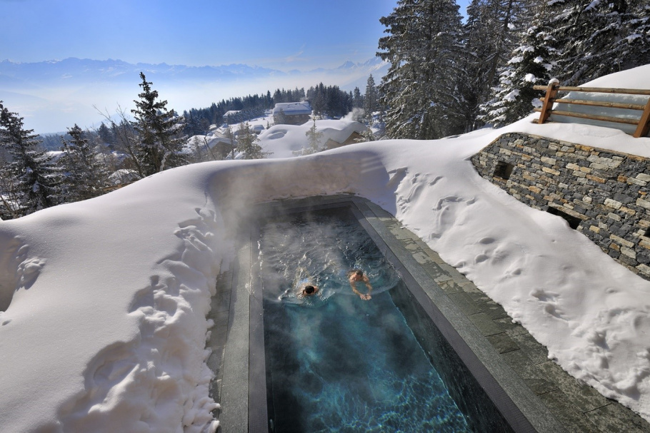 Snow pool